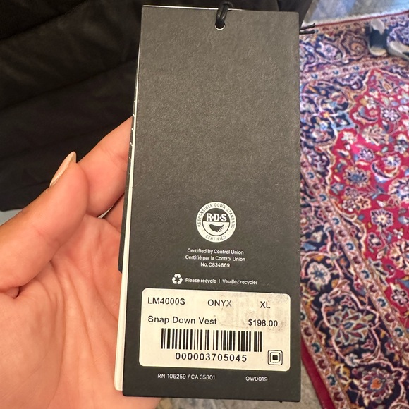 Lululemon Black Snap Down Vest Black - Picture 4 of 7